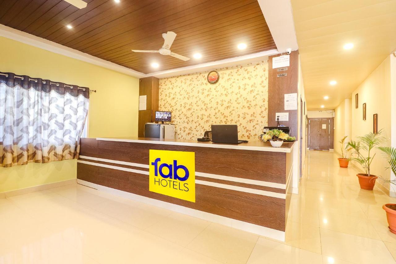 Fabexpress Airport Stay Inn - Nr Hyderabad International Airport, Shamshabad Exterior foto