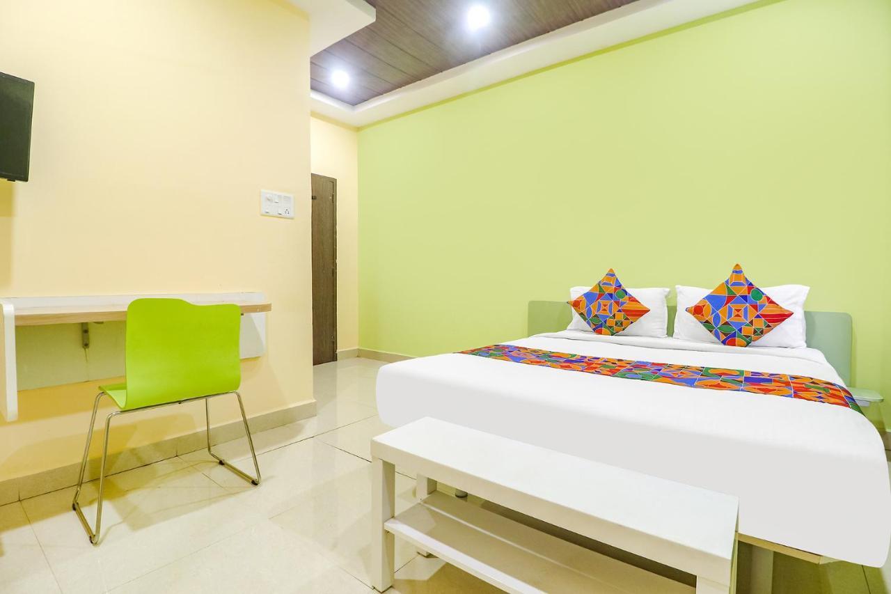 Fabexpress Airport Stay Inn - Nr Hyderabad International Airport, Shamshabad Exterior foto