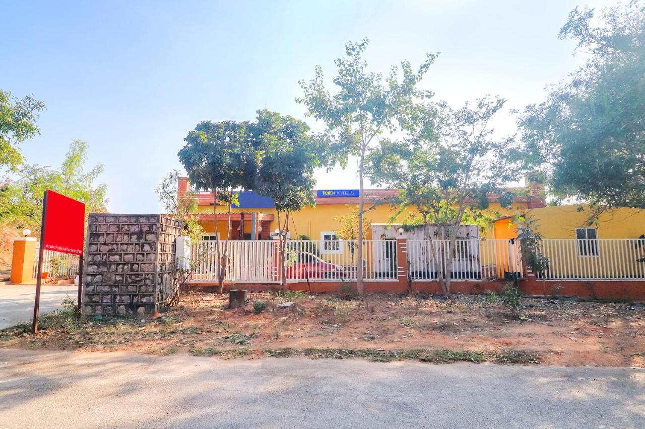 Fabexpress Airport Stay Inn - Nr Hyderabad International Airport, Shamshabad Exterior foto